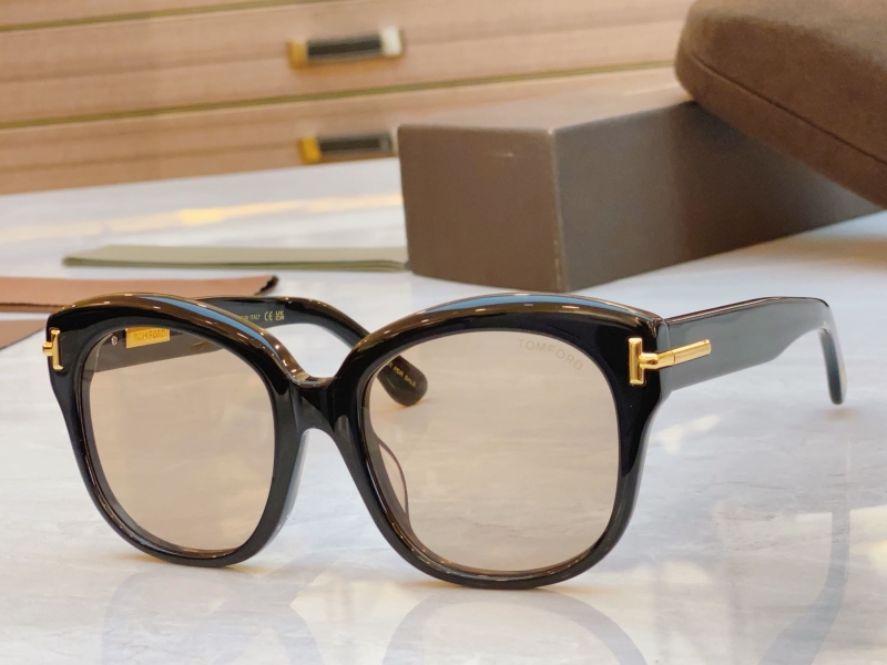 TOM FORD